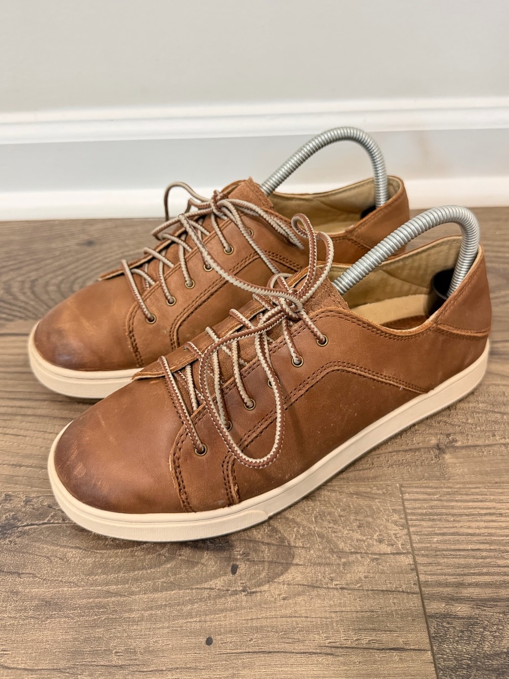 Olukai Oneo Sneakers Womens 8.5 Brown Leather Shoes Casual Slip On Low Lace Up